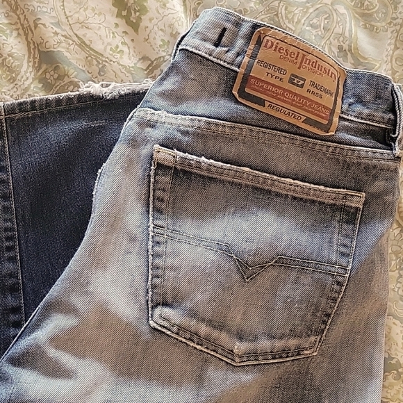 VINTAGE DIESEL BUTTON-FLY GARAGE WASH JEANS - Picture 9 of 14